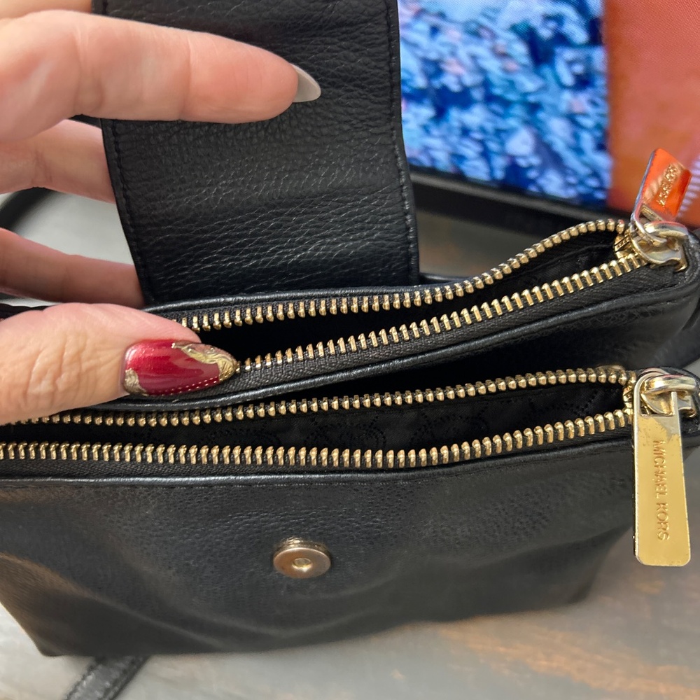 Michael Kors crossbody - Picture 4 of 9